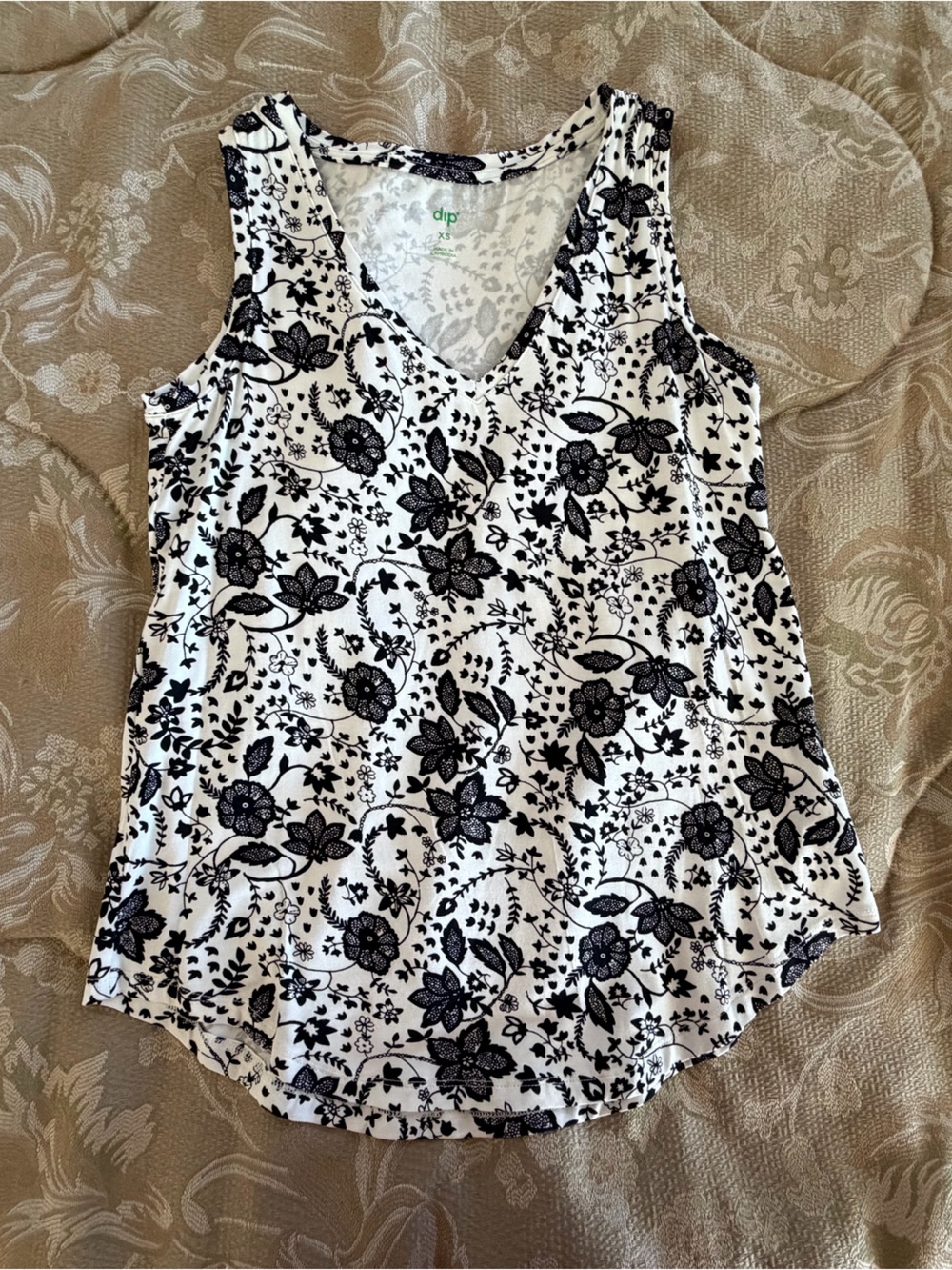 Black and White Floral Sleeveless Tank Top